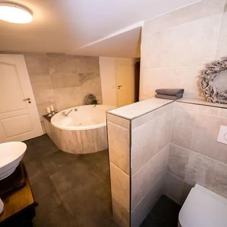 Apartament Country House At The Castle Park Brakel